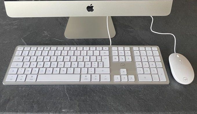 Apple iMac, mi 2011, 21,5 pouces 500Go 4 Go complet clavier/souris APPLE