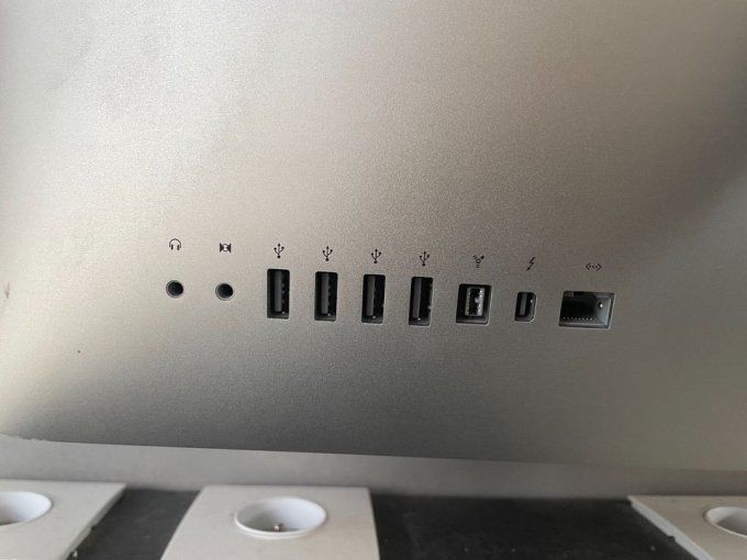 Apple iMac, mi 2011, 21,5 pouces 500Go 4 Go complet clavier/souris APPLE