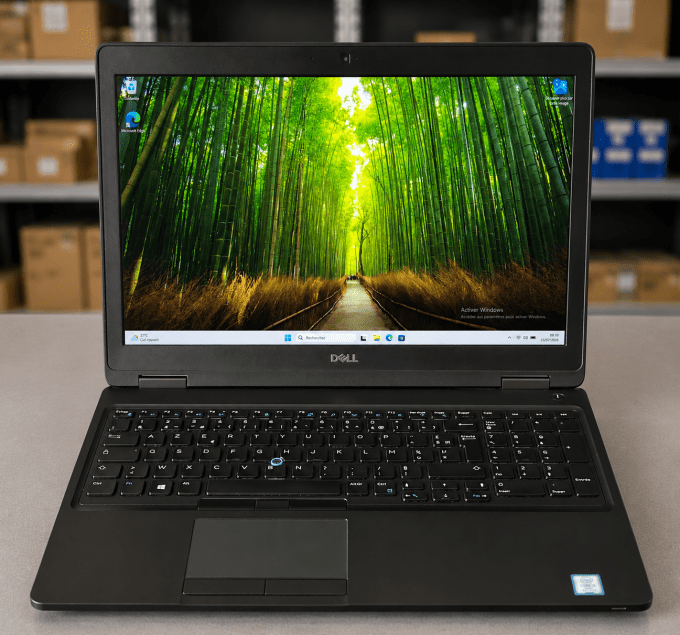 Dell Latitude 5590 15,6" – Intel Core i5-8350U – 8 Go RAM – SSD 256 Go – Windows 11 Pro 25H2