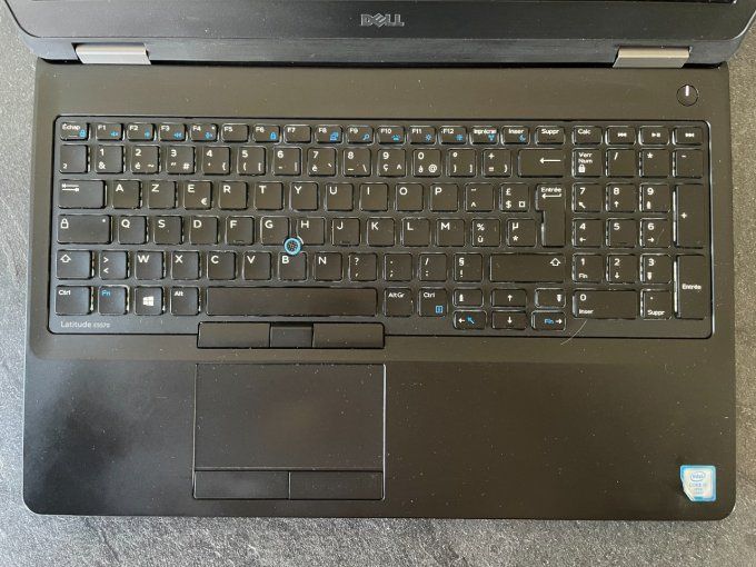 Dell Latitude E5570 15,6" Core i5 2,60 GHz - SSD 256 Go - 8 Go AZERTY - Français