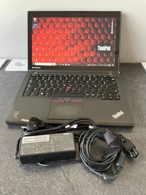 LENOVO THINKPAD x250 / i5 / 4Go / 500Go / wifi/ webcam/ écran 12.5“ 