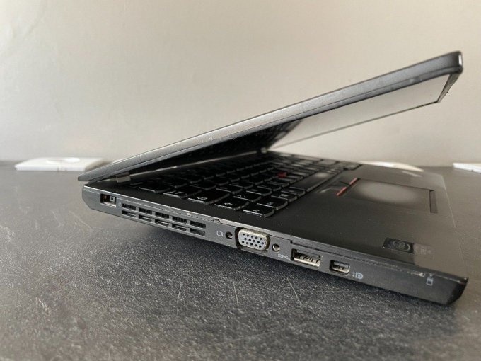 LENOVO THINKPAD x250 / i5 / 4Go / 500Go / wifi/ webcam/ écran 12.5“ 