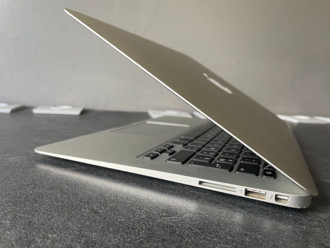 MacBook Air 13" i7 8 Go 256 Go SSD (2017) - AZERTY - Français 