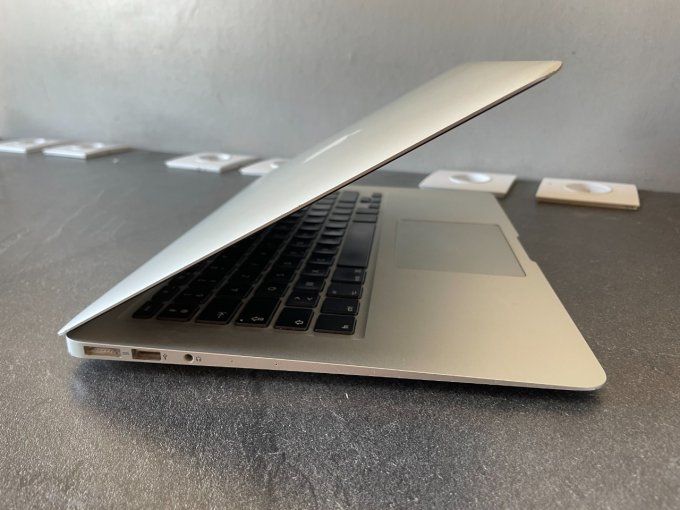 MacBook Air 13" i7 8 Go 128Go SSD fin 2017 - AZERTY - Français  - 