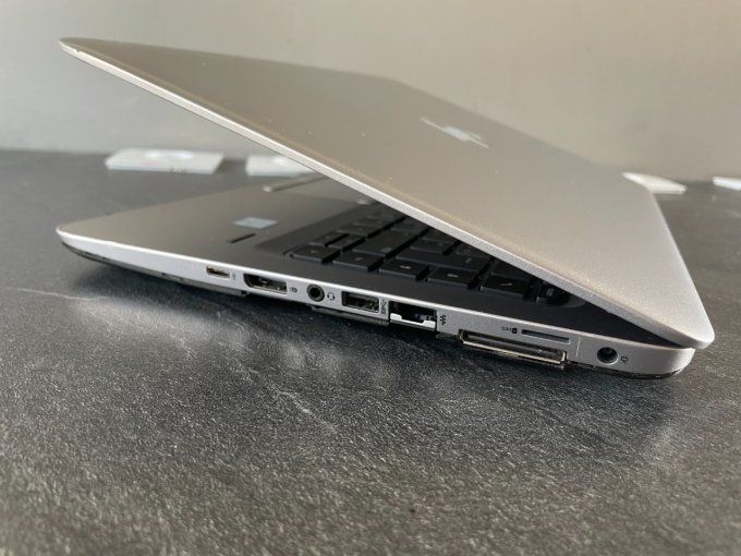 HP EliteBook 840 G3 14" Core i5 2,4 GHz - 500 Go - 16 Go AZERTY 