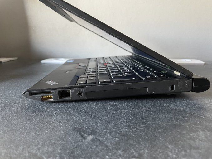 Lenovo X230 12,5" i5 4Go 500 Go AZERTY avec station acceuil