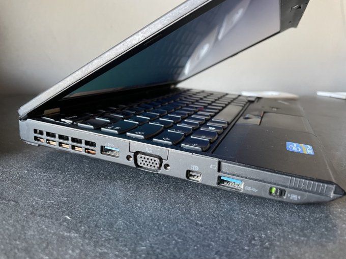 Lenovo X230 12,5" i5 4Go 500 Go AZERTY avec station acceuil