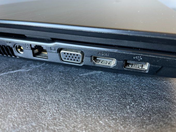 Asus pro P535 i5 2450M 2,50Ghz 4Go 500Go wifi webcam AZERTY