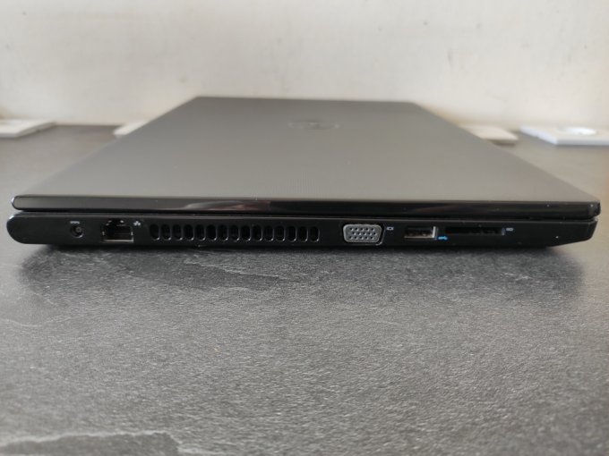 Dell Vostro 3558 15" Core i5 2,20 GHz - 180 GoSSD - 4Go AZERTY - Français