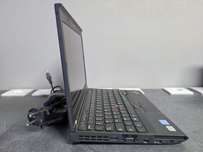 LENOVO THINKPAD X230 12.5" Intel i3 /4Go /320Go/ WIN 10 PRO  -