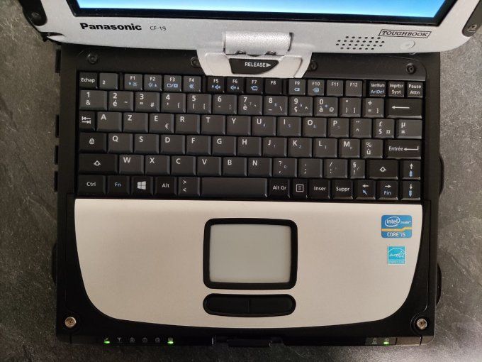 Panasonic Toughbook CF-19 10" Core i5 2,6 GHz  - SSD 480 Go - 6 Go AZERTY - Français 