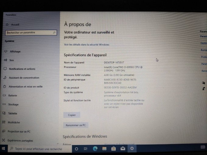 Dell Latitude 3490 14" Core i3 2 GHz - SSD 256 Go - 4 Go AZERTY Francais - 