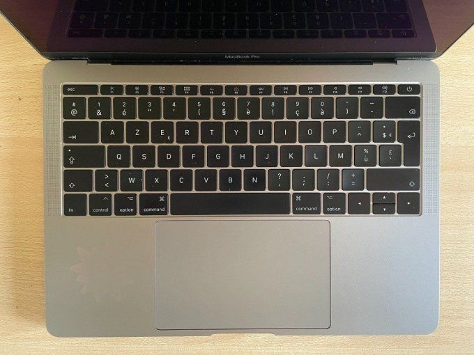 MacBook Pro 13" Retina (2017) - Core i5 2.3 GHz 1000Go SSD nVme - 16Go AZERTY - Français - 