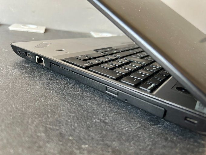 LENOVO THINKPAD L570  15,6" i5 wifi bluetooth 