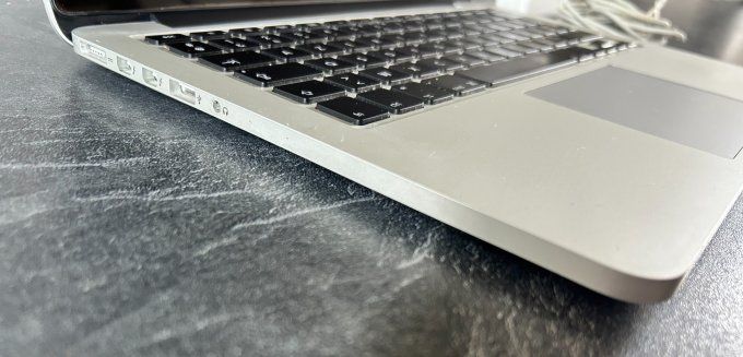 MacBook Pro 13" rétina (2015) i5 128 SSD 16GO  - AZERTY - Français  - couleur Argent