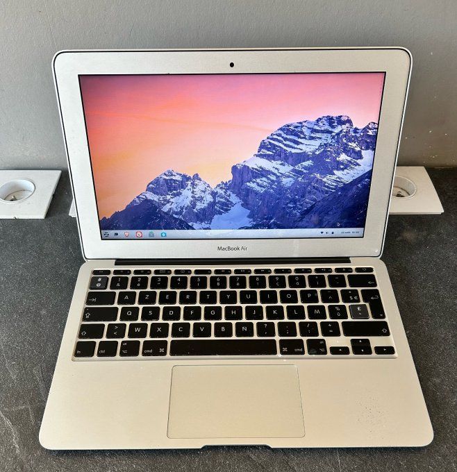 Apple Macbook Air 11 " A1370 Late 2010 Core 2 Duo RAM 2GB SSD 120GB