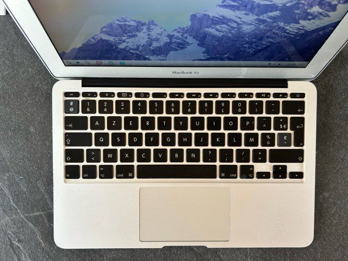 Apple Macbook Air 11 " A1370 Late 2010 Core 2 Duo RAM 2GB SSD 120GB