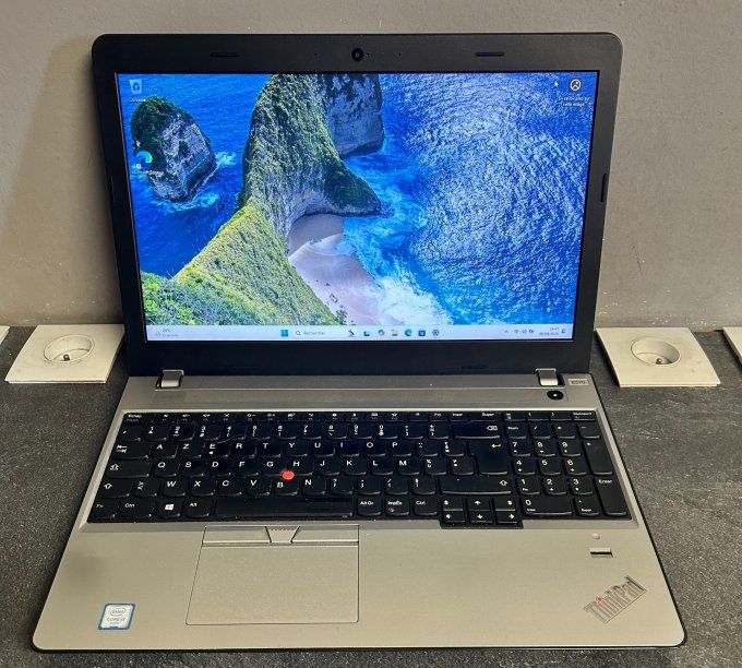 LENOVO THINKPAD L570  15,6" i3 wifi bluetooth AZERTY Francais Windoxws 11 Pro -