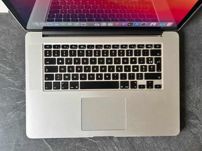 MacBook PRO 15" i7 16 Go 128 Go SSD - Rétina AZERTY - Français  -  MacOs Bigsur 2023