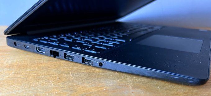 Dell Latitude 3500 15" Core i3 2,10 GHz - 256 Go SSD- 8 Go AZERTY - Français  AZERTY -