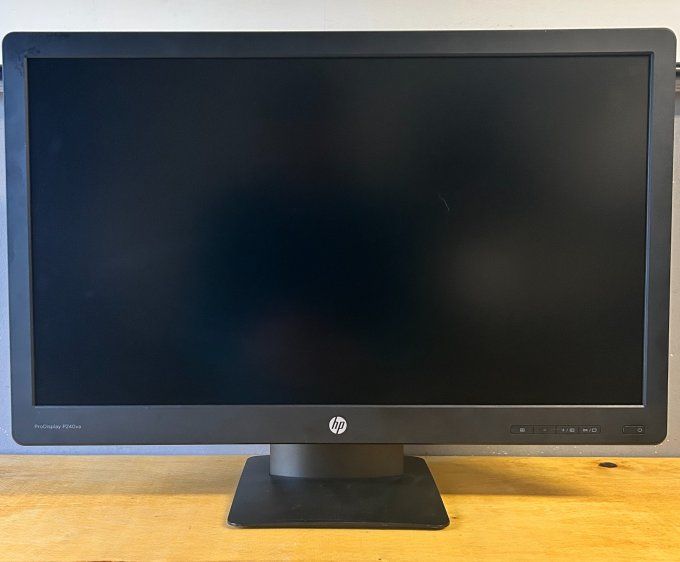 HP P240VA Moniteur LED 24" 1920x1080 VA D-SUB HDMI Noir