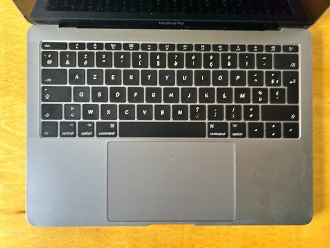 MacBook PRO 13" i5 8 Go 256 Go SSD - Rétina AZERTY - Français - MacOs  -Ventura 2025