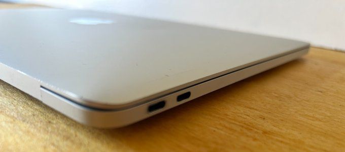 MacBook PRO 13" i5 8 Go 256 Go SSD - Rétina AZERTY - Français - MacOs  -Ventura 2025 -