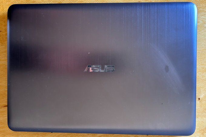 Asus E403S 14" Core quad 1.60 GHz - SSD 128 Go - 4 Go seul ou complèt