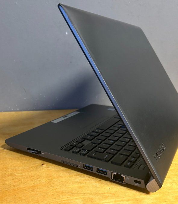 Toshiba Portégé Z30C 14" Core i7 2,50 GHz - SSD 256 Go - 8 Go AZERTY - Français 