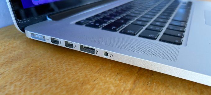 MacBook PRO 15" i7 16 Go 512 Go SSD - AZERTY - Français  - 