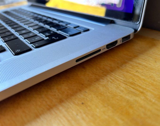 MacBook PRO 15" i7 16 Go 512 Go SSD - AZERTY - Français  - 