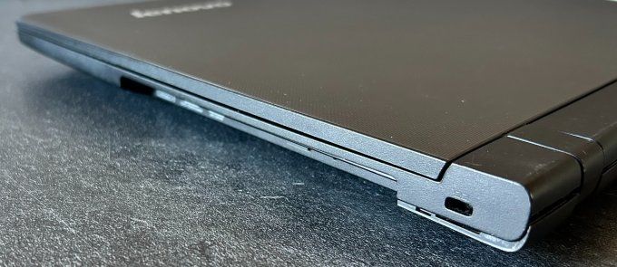 Lenovo B50-10 15,6" Intel Core Celeron  2,16 GHz -256 Go ssd - 8 Go AZERTY -