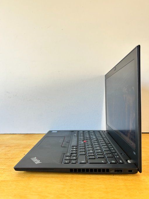 LENOVO THINKPAD x280 / i5 / 8Go / 256Go SSD / wifi / webcam / écran 12.5“  Windows 11 pro - 