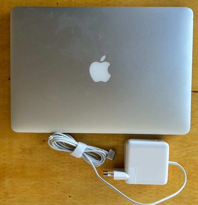 MacBook Pro 13" rétina i5 128 SSD 4GO  - AZERTY - Français  -MacOs Séquoia 2025