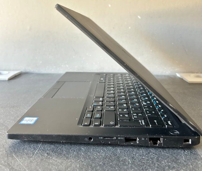 Dell Latitude E7280 12" Core i5 2,40GHz - SSD 256 Go - 8 Go AZERTY - Français - 