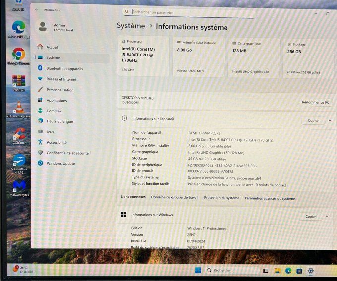 Lenovo  tout en 1 V530  22" Tactile CORE I5  8Go 256 SSD WIFI BLUETOOTH WEBCAM windows 11 pro - 