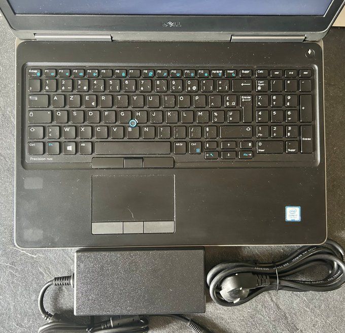 Dell Precision 7520 i7 256SSD 8Go Wifi Bluetooth Windows 11 pro 