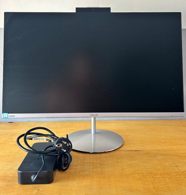 ASUS AiO ZN242iFD Tout-en-un 23,8", Core i7-7700HQ 2,8 GHz 16 Go HHD 1 To + SSD 256 Go