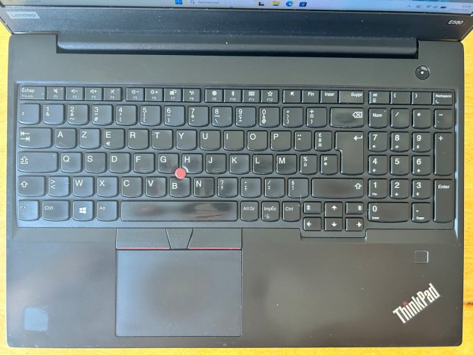 Lenovo Thinkpad E580 15,6" i5  16Go  256Go SSD AZERTY - Français -Windows 11 pro - 