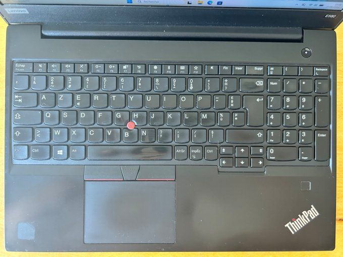 Lenovo Thinkpad E580 15,6" i5  8Go  256Go SSD AZERTY - Français -Windows 11 pro - 