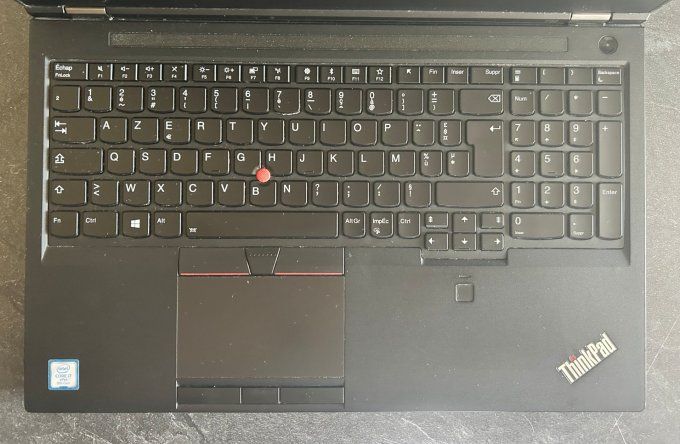 Lenovo ThinkPad P52 – Intel Core i7-8850H – 16 Go RAM – SSD NVMe 256 Go – Windows 11 Pro 25H2