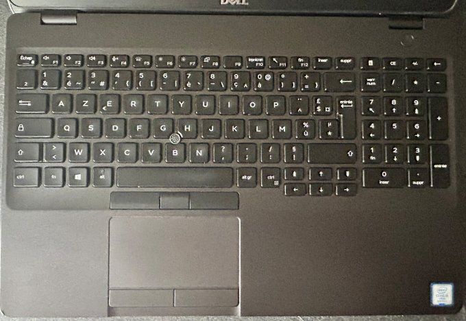 Dell Latitude 5500 15,6" – Intel Core i5-8365U – 16 Go RAM – SSD 256 Go – Windows 11 Pro 25H2