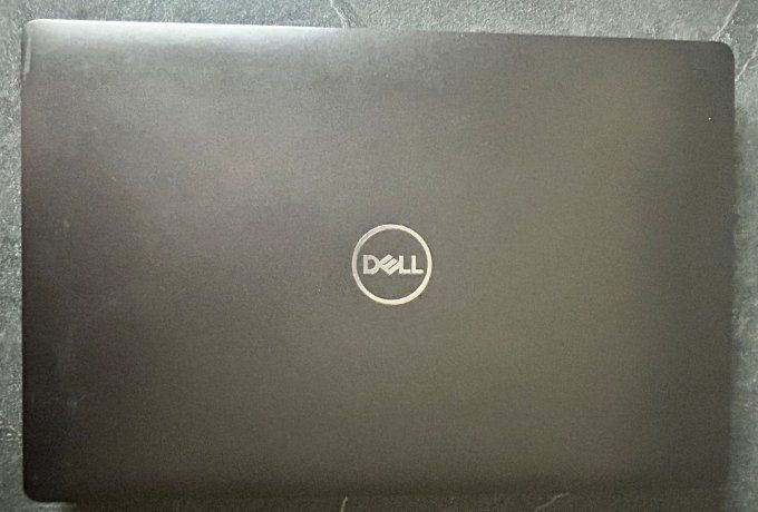 Dell Latitude 5500 15,6" – Intel Core i5-8365U – 16 Go RAM – SSD 256 Go – Windows 11 Pro 25H2