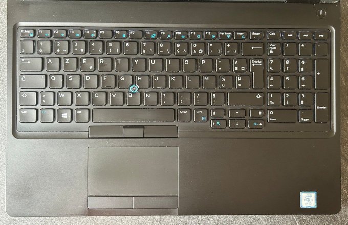 Dell Latitude 5590 15,6" – Intel Core i5-8350U – 8 Go RAM – SSD 256 Go – Windows 11 Pro 25H2 - Copie