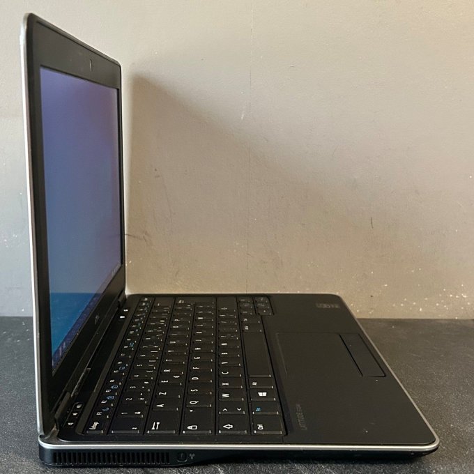 DELL LATITUDE E7240 12,5" - I7 - 256 SSD  -  8 Go AZERTY 