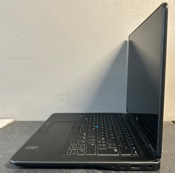DELL LATITUDE E7440 14" -Core I5 - 256 SSD  - Ram 4 Go AZERTY - TACTILE