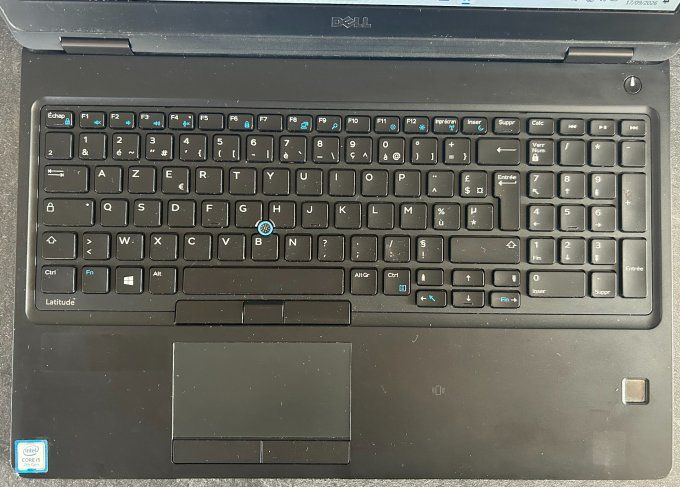 Dell Latitude 5580 15,6" – Intel Core i5-7300U – 8 Go RAM – SSD 256 Go – Windows 11 Pro 25H2 -