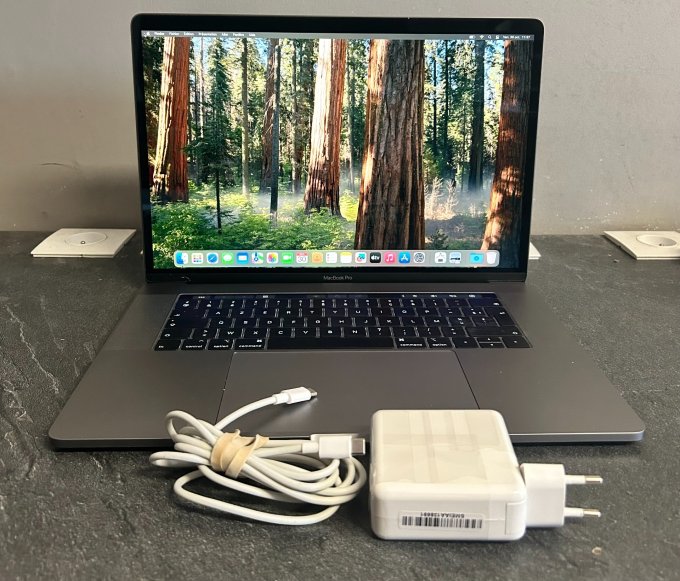 MacBook PRO 15" 2018 i7 16Go 512Go SSD - Rétina AZERTY - Français - MacOs Sequoia 2026