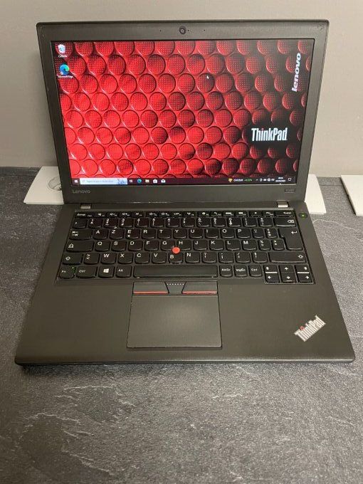 LENOVO THINKPAD x260 i5 /  4g / 500Go / wifi / webcam / écran 12.5“  - 